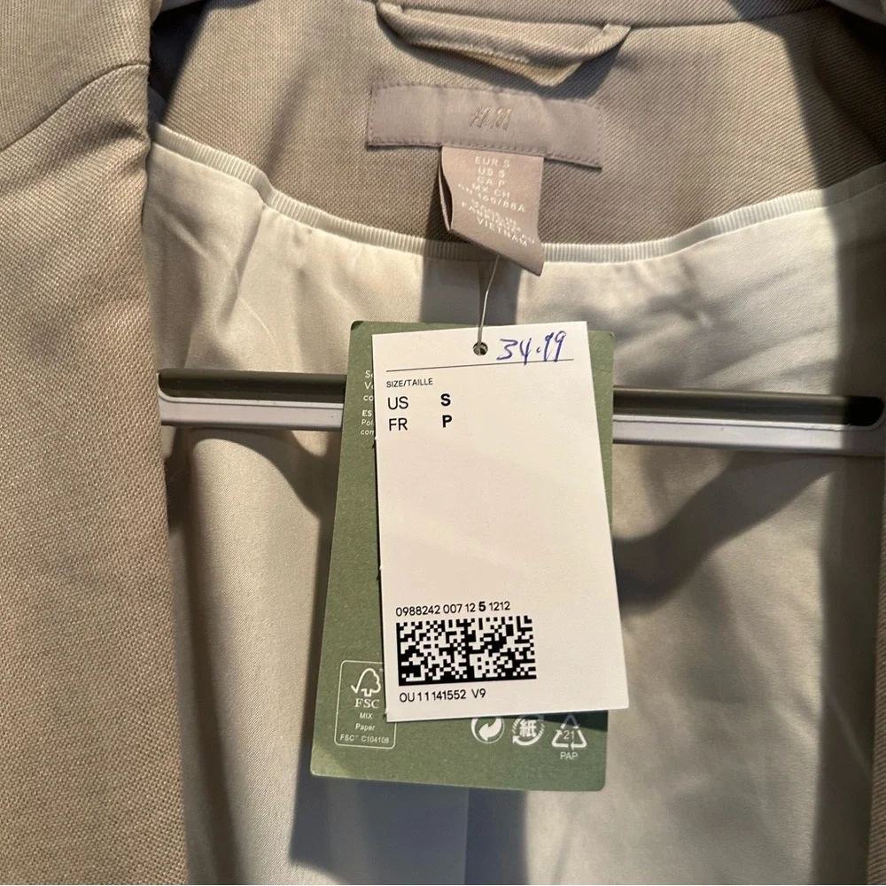 H&M tan blazer - Picture 3 of 6